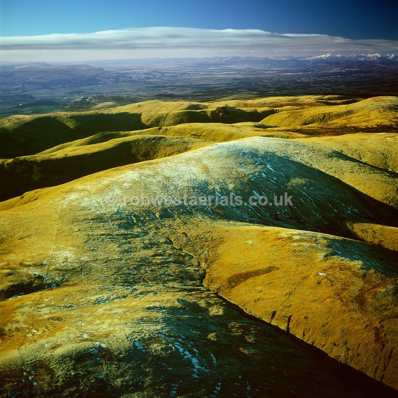 A00040B Ben Cleuch on the Ochil Hills - Mountains, hills and moors