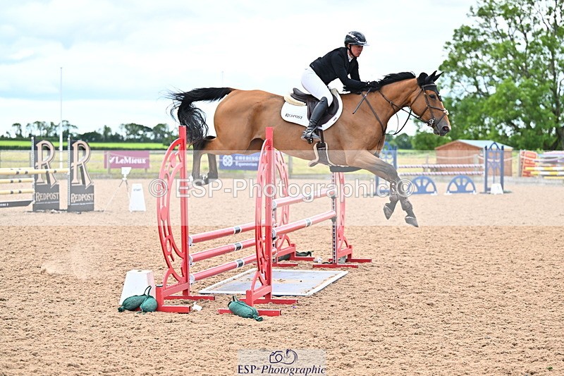 240608A-123537-02318 - Cls 4 Snr Newcomers and 1.10m Open