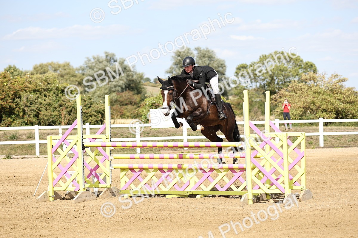 SBM_005132 - Class 6 = Senior Newcomers - 1.10m Open