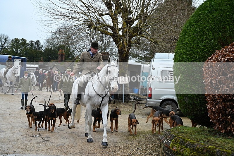 WJ7_9274 - Walk out..
