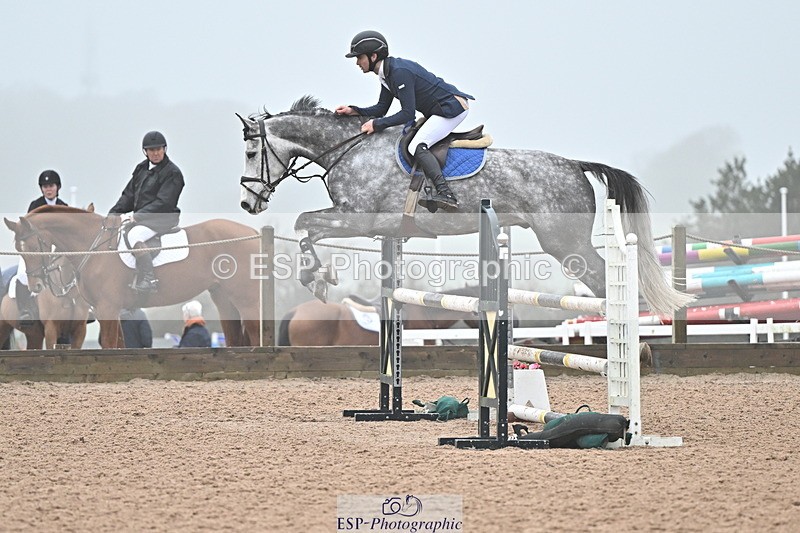 241103A-102502-06638 - SUN Cls 18 British Novice and 90cm Open