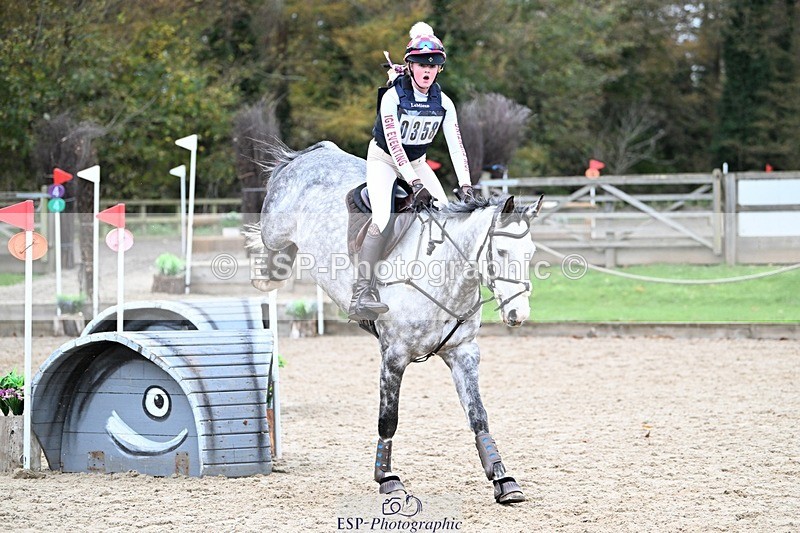 241117-142656-04572 - Cls 3 90-95cm 14.00 to 15.00