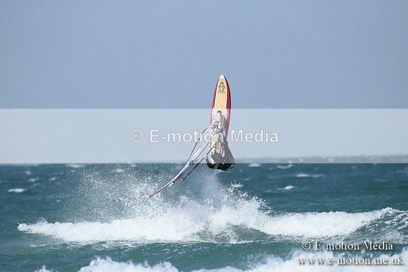 WS 020413-60 - Windsurfing