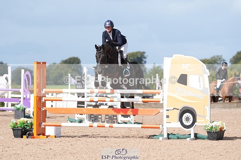 250913-115648-06782 - Cls 15 Snr Foxhunter