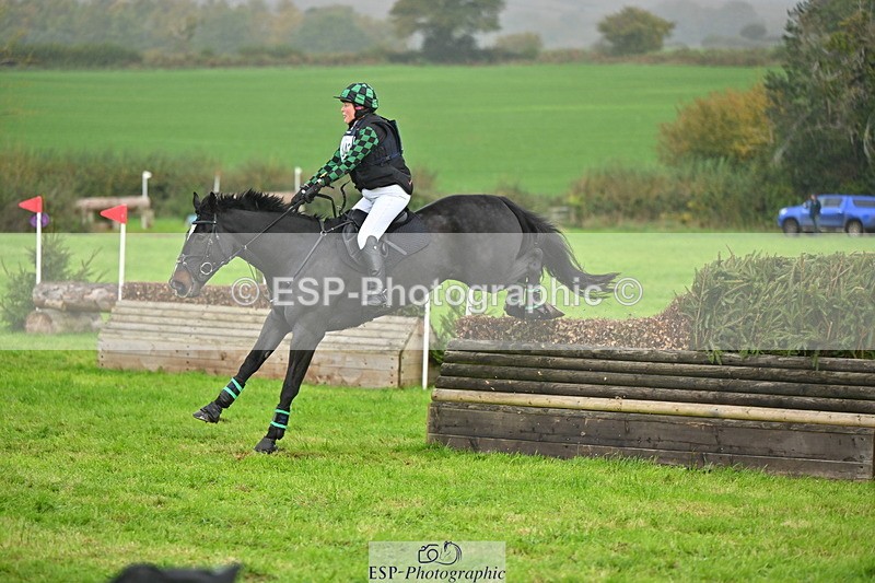 251025A-101905-16591 - D-343-Georgina.Owen