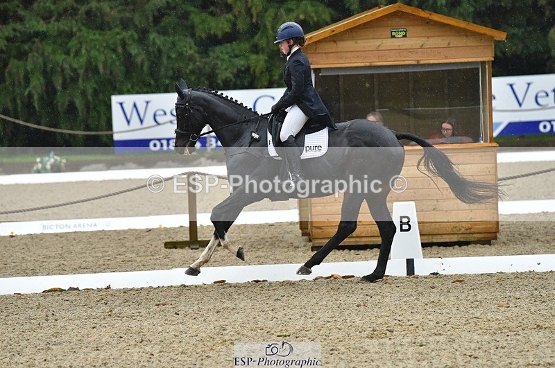 231018-145350-00663 - 004-CARTOON.HERO-Sophie.Wildern-DR