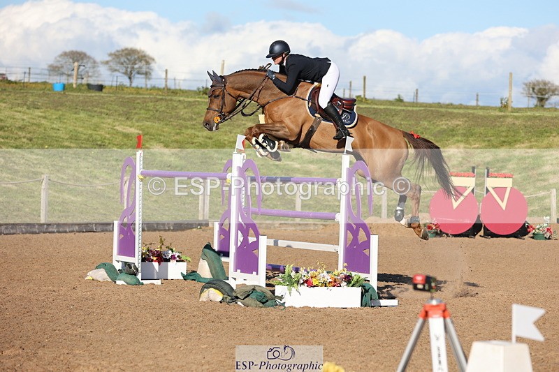 240419A-174150-09932 - Cls 10, 2 Star Big Tour 145cm  Break to End