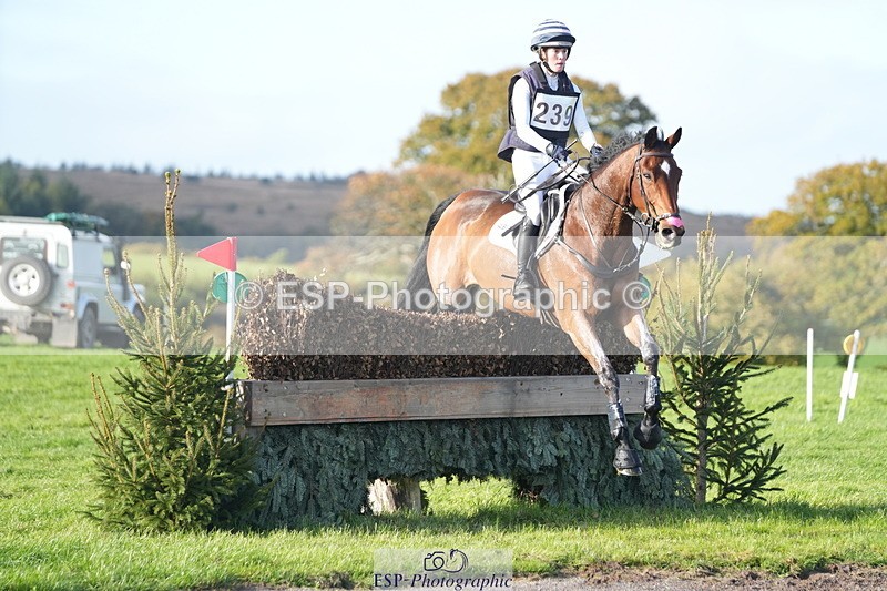 251024A-152913-14442 - C-239-Ellie.Townend