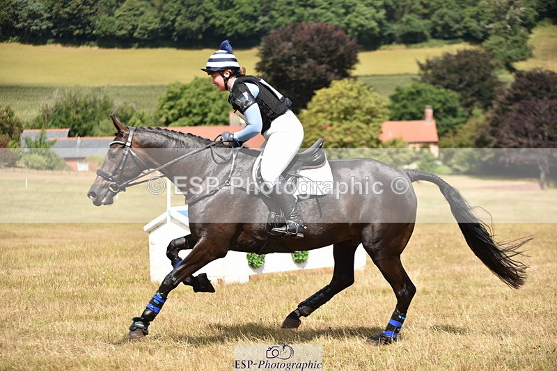 250802A-130620-04474 - A-034-Annastasia.Cross-KENNDALE