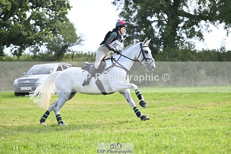 240831A-104250-00410 - 101-Issy.Perry-DATE.NIGHT