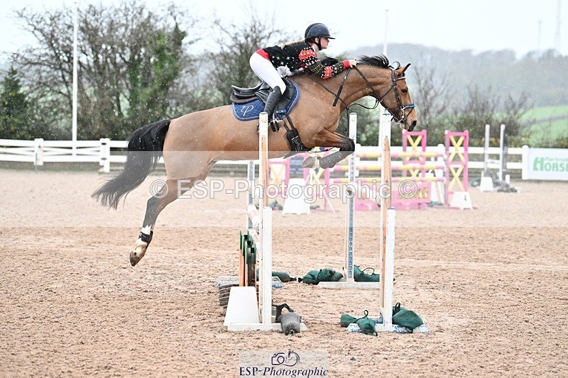 241206-134650-01001 - Cls 6 Foxhunter and 1.20m Open