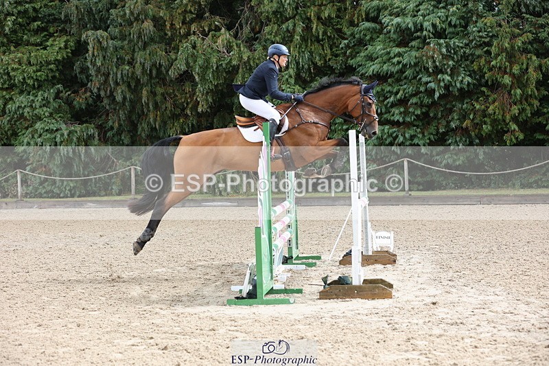 250831A-120444-10090 - Cls 42 Snr 1m Grand Prix