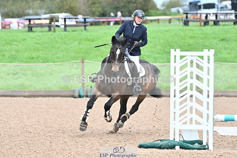 231029A-092615-02381 - 60cm Club and Schools