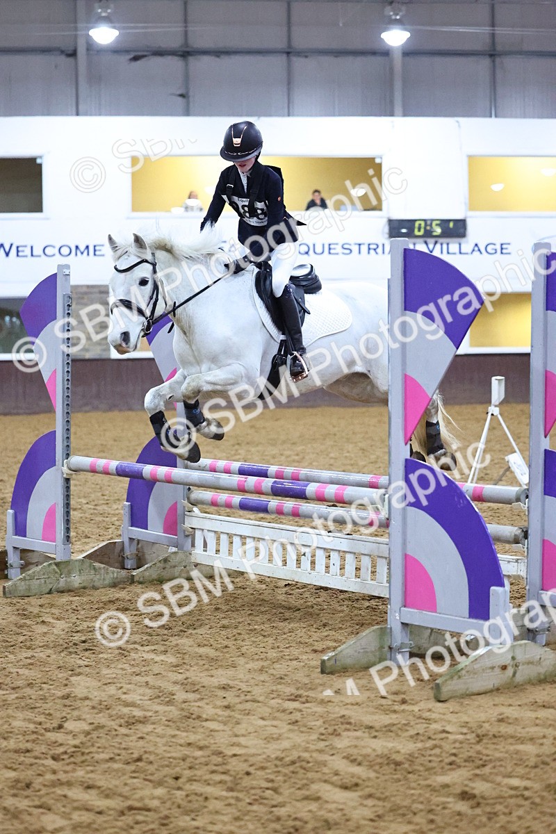 SBM_002669 - Class 6 - Holly & Ivy Stakes - 90cm