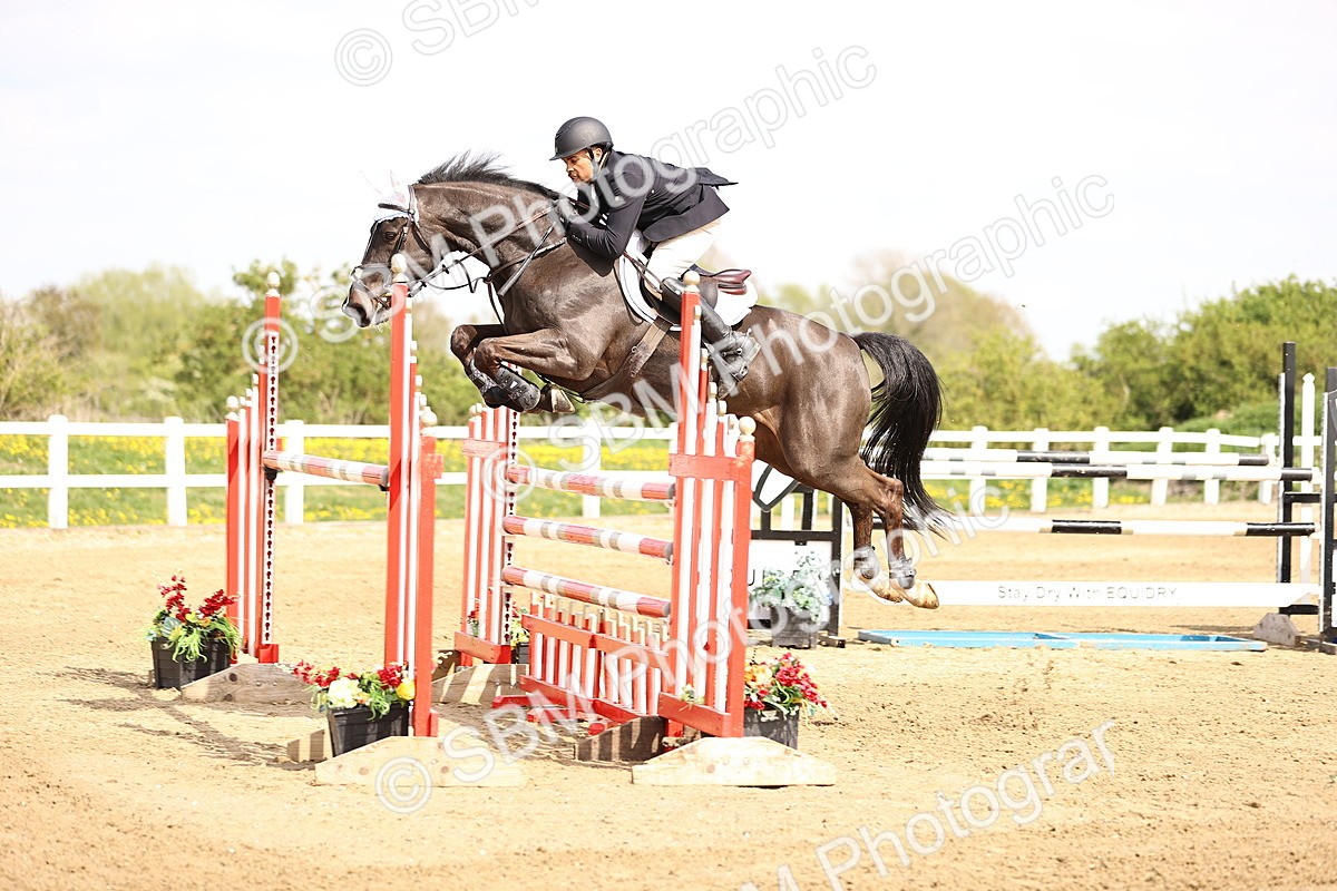  - Class 13 - Senior Foxhunter - 1.20m
