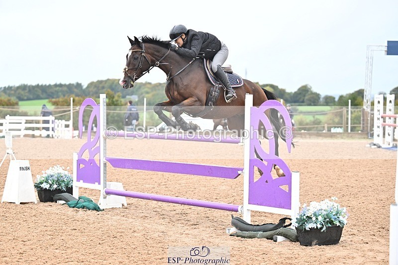 251003-134426-01196 - Cls 3 Foxhunter and 1.20m