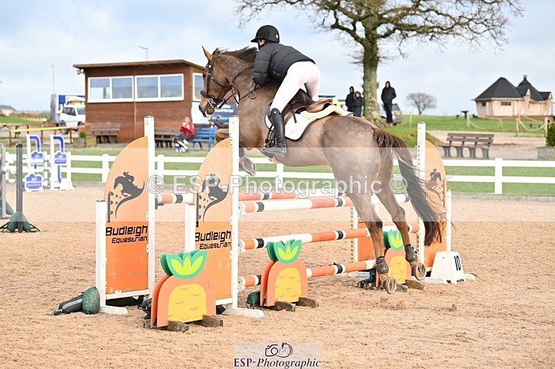 241208-132044-01751 - Cls 21 Newcomers and 1.10m Open