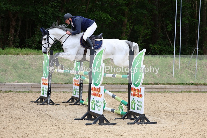 3E7A9641 - Class 9: Senior Foxhunter/1.20 open
