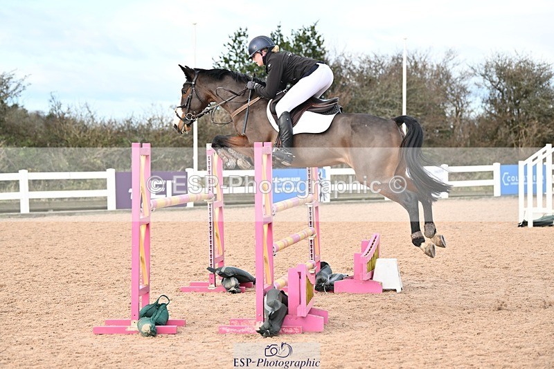 241208-130710-01695 - Cls 21 Newcomers and 1.10m Open