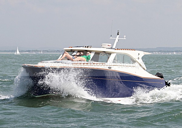 100606 OYSTER IMG_9907 - Motorboats - Hardtop