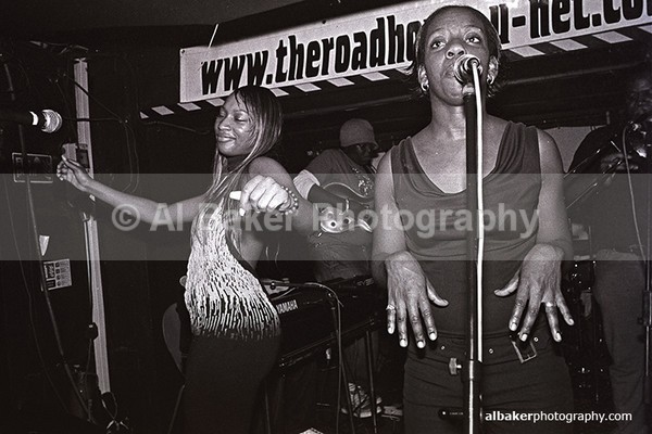 46 - Friends-&-Family @ the-roadhouse 03.05.03