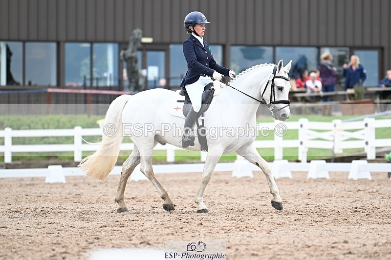 250907-124113-08398 - 067-Laura.PercyConobola.Cascade