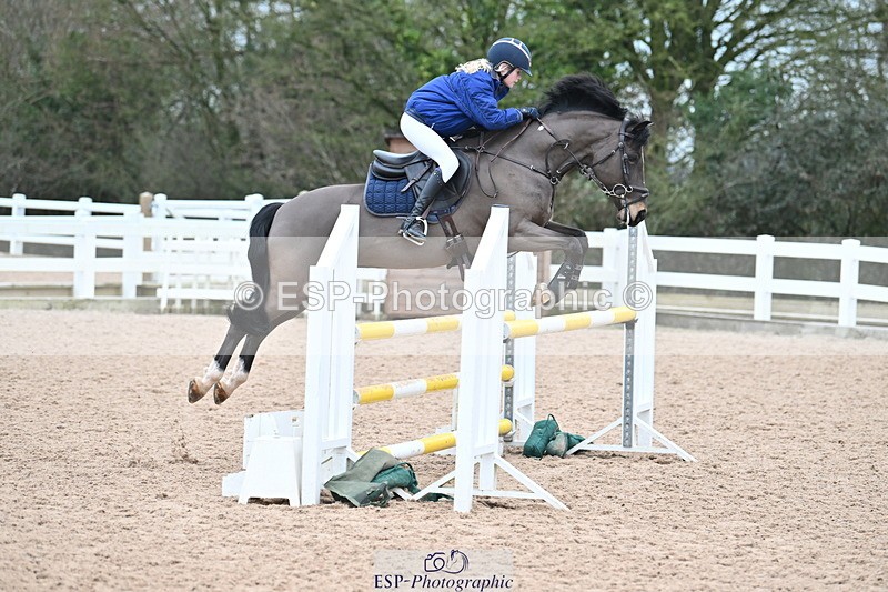 240128A-122631-00859 - Cls 4 Pony Newcomers and 1m Open