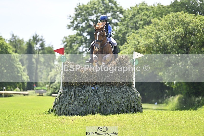 240525-120515-13146 - 367-CROSSTOWN_FINTANS_LAST-Catherine_Burrell