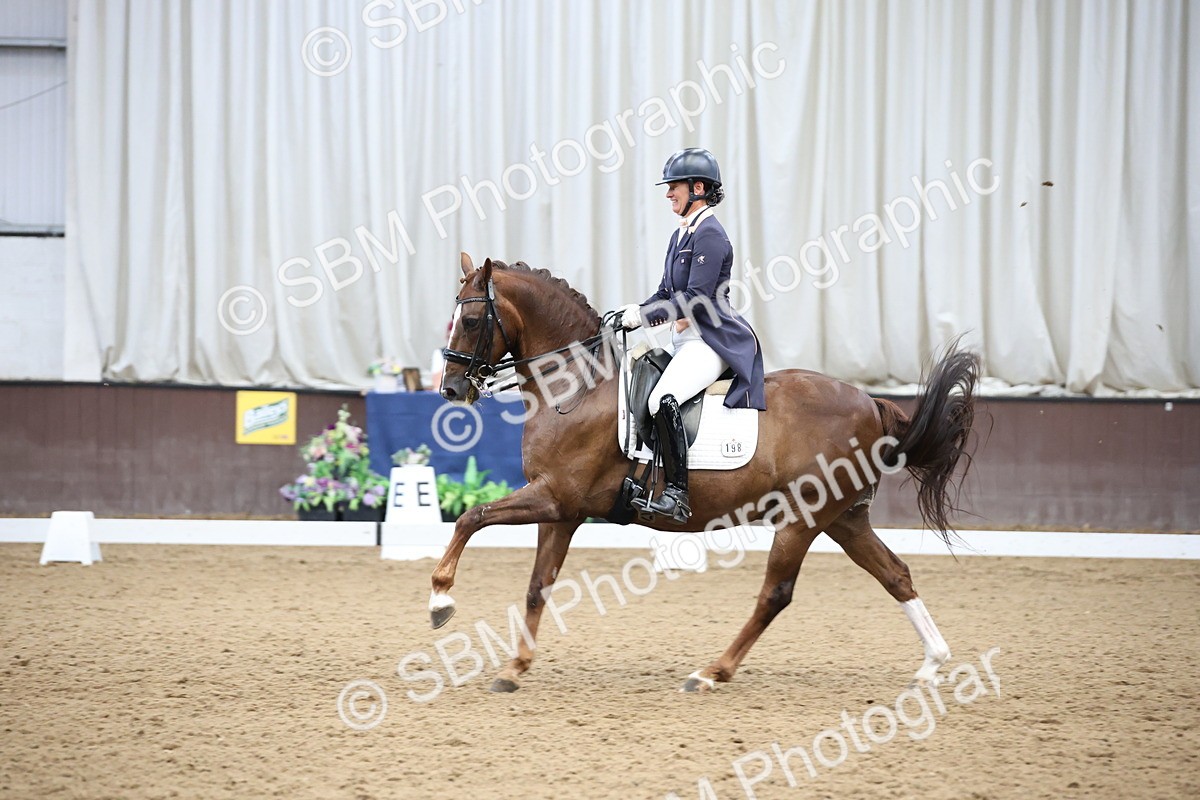 SBM_004855 - Class 9 - FEI Inter 1 Gold - 16.59-17.47