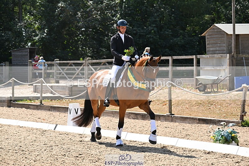 250810A-132644-06635 - Medium SILVER Presentations