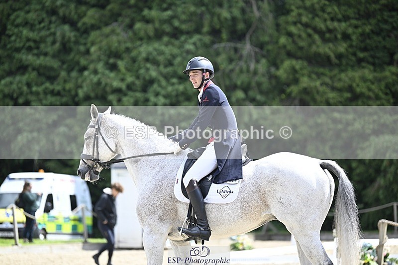 000101-193634-04001 - 421-ASK_FOR_MANCHIER-Tom_Jackson