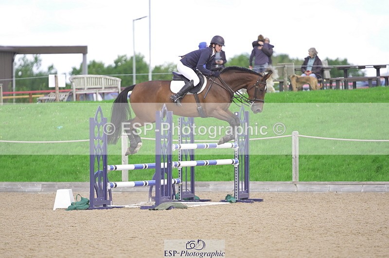 230806A-111834-01553 - Cls 13 Snr Newcomers & 1.10m Open