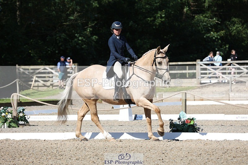 230526-093716-05111 - 356-THE_DUMB_BLONDE-Kat_Raybould-WEDTrotUp+DR