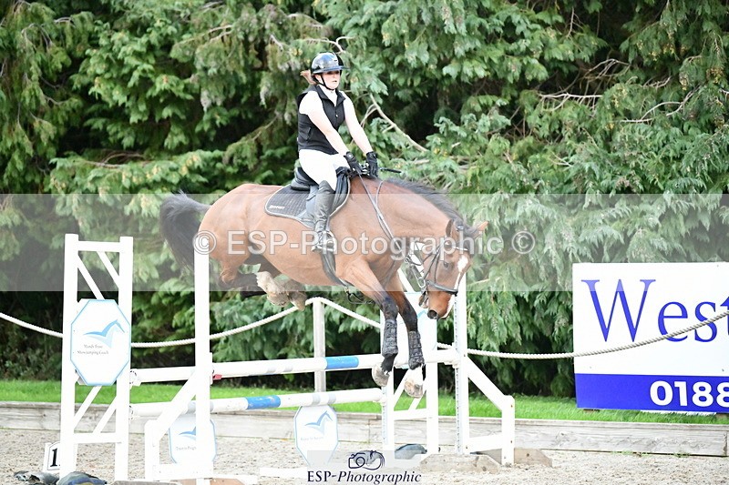 251004A-172449-02412 - Classes 12 & 13 90cm