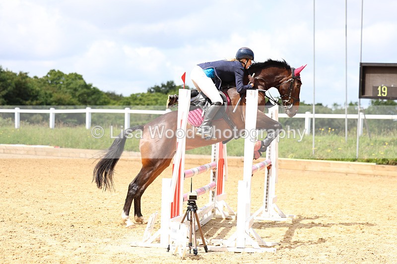 3E7A3012 - Class 4: Senior British Novice/90cm open
