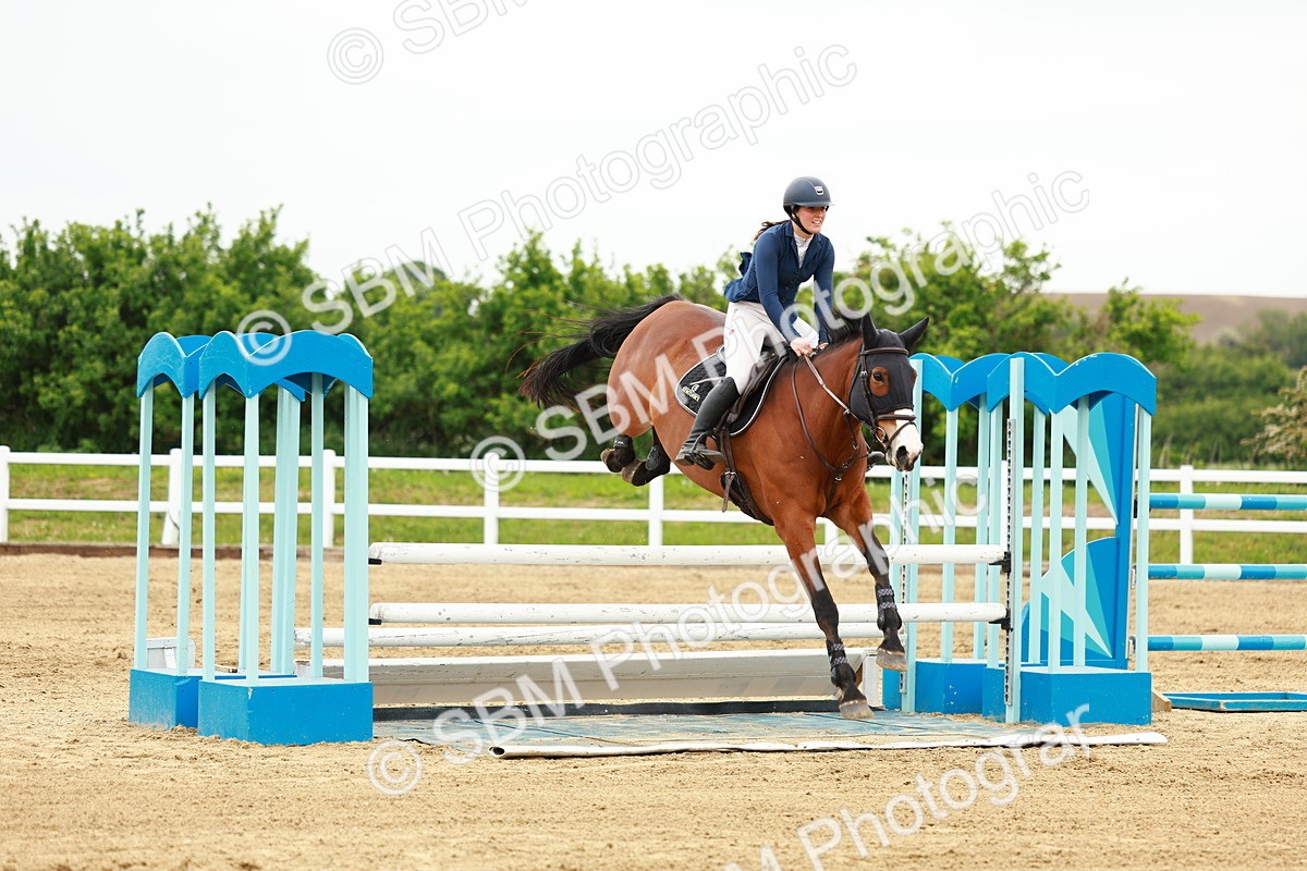 SBM_001041 - Class 5 - Senior Foxhunters - 1.20m