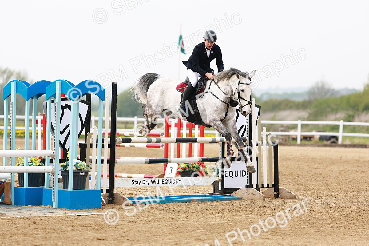  - Class 18 - Senior Newcomers - 1.10m