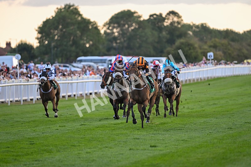 150825-Race 3-South Parade-2682 - Race 3