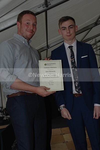 DSC_0194 - BTEC L2,3 Ext Cert Country&En