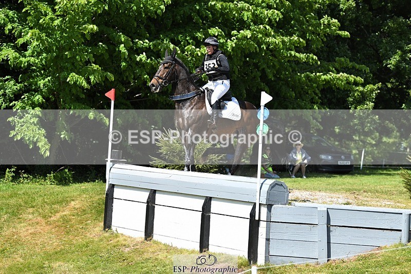 230527-151550-10617 - 353-THE_RIPPER-Bundy_Philpott-XC