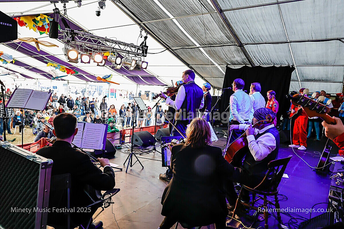 SATURDAY-28 - MINETY 2025