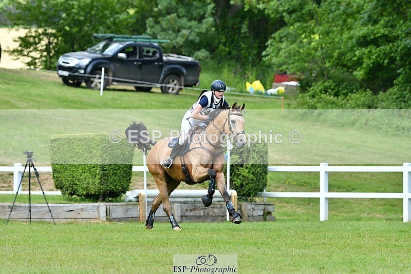 230528-135118-17304 - 464-GRANDE_BY_DESIGN-Emma_Manton-XC