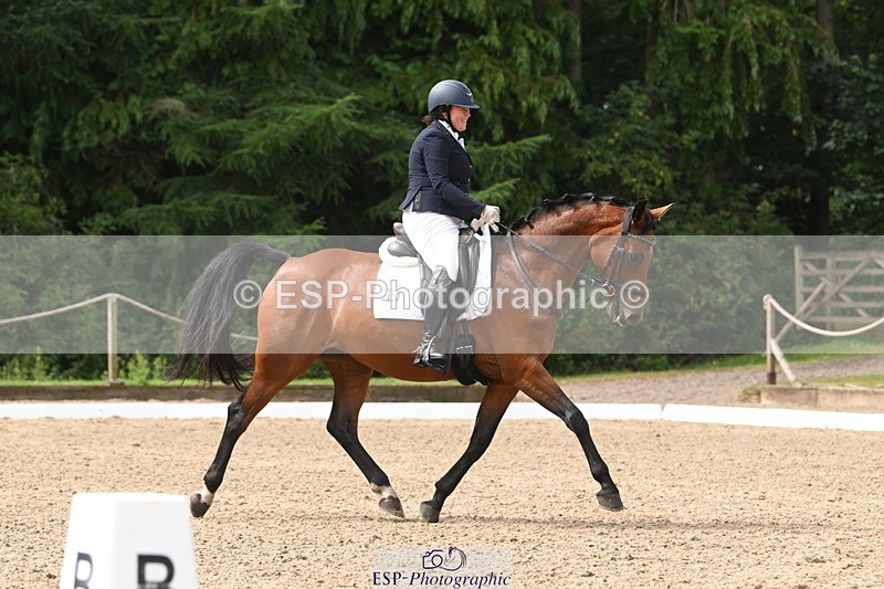 250719A-105108-04065 - 134-Carly.Moore-Taylors.Park.De'.Debutant