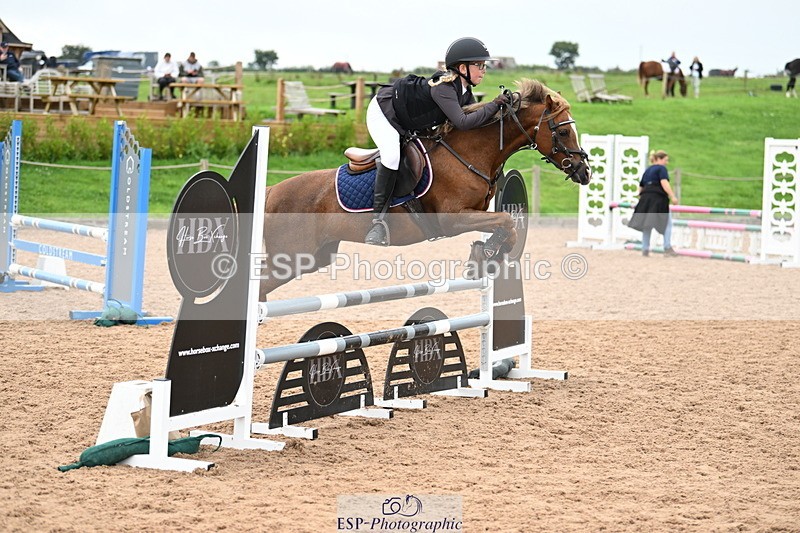 240907A-124407-01740 - Cls 3 Pony Medium Team 80cm & 90cm