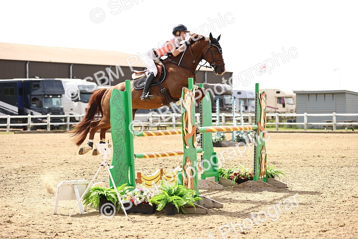 SBM_000466 - Class 15 - Redpost Equestian Senior Foxhunter - 1.20m