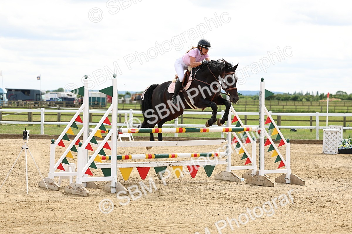 SBM_006066 - Class 19 - Senior Newcomers - 1.10m