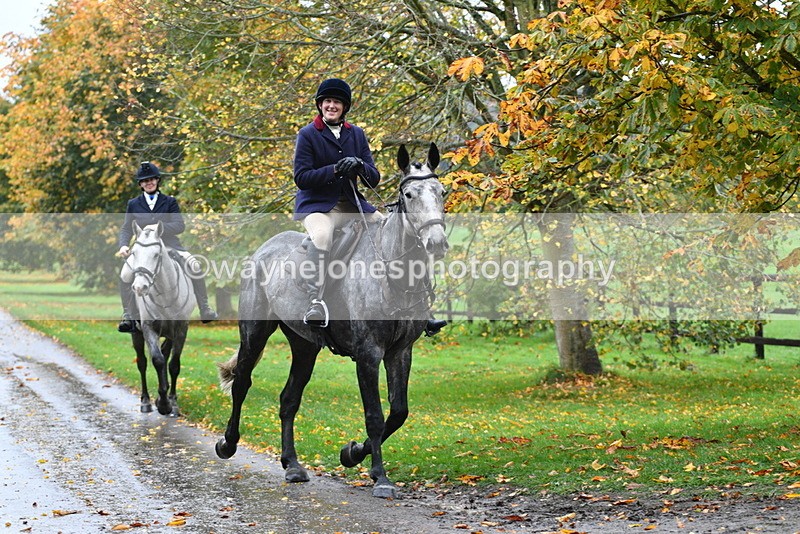 WJ5_6389 - B&B walk back for Hunt Tea !