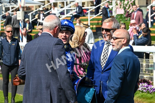 160525-Race 2-Thunder Run-6340-2 - Race 2 2.42pm Knights Solicitors Handicap