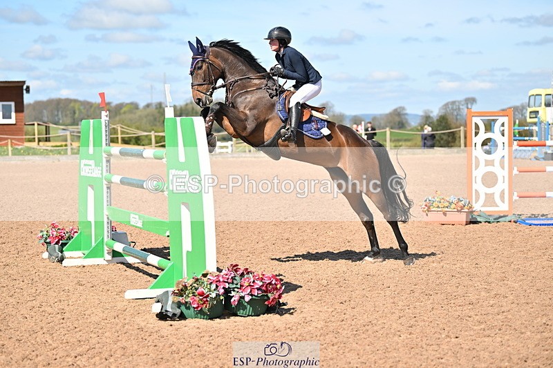 240418A-111957-02540 - Cls 5, 2 Star Medium Tour 1.35m