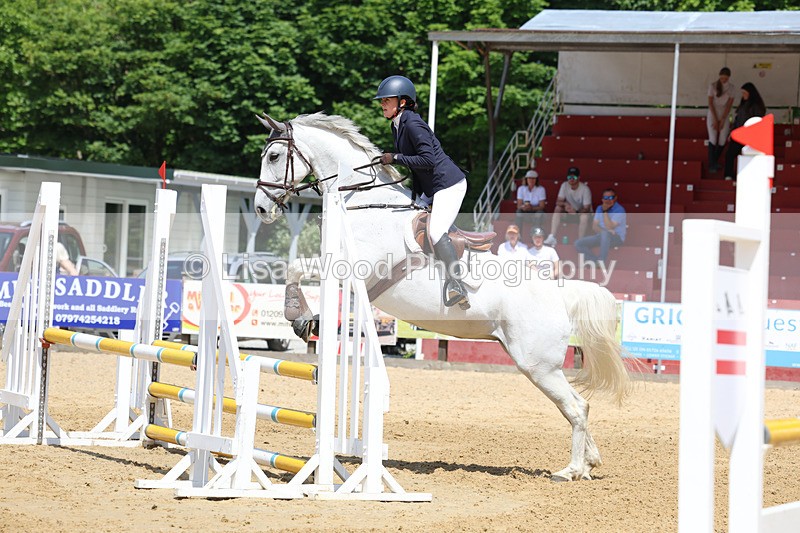 3E7A0056 - Class 9: Senior BN/90cm open